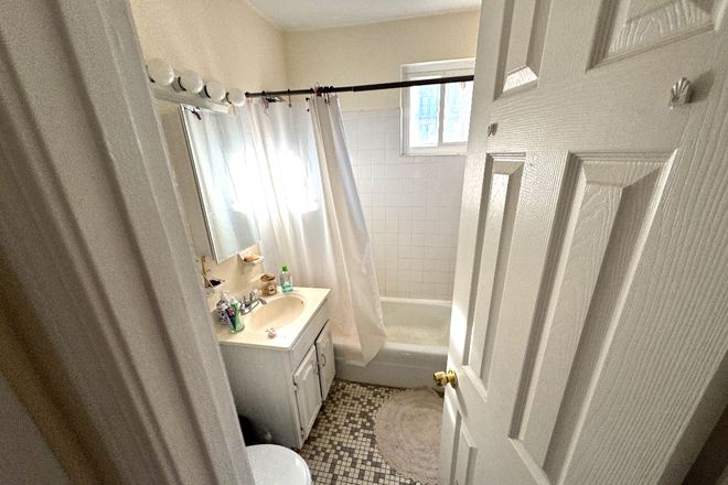 Bathroom - Marlborough st. Penthouse with balcony