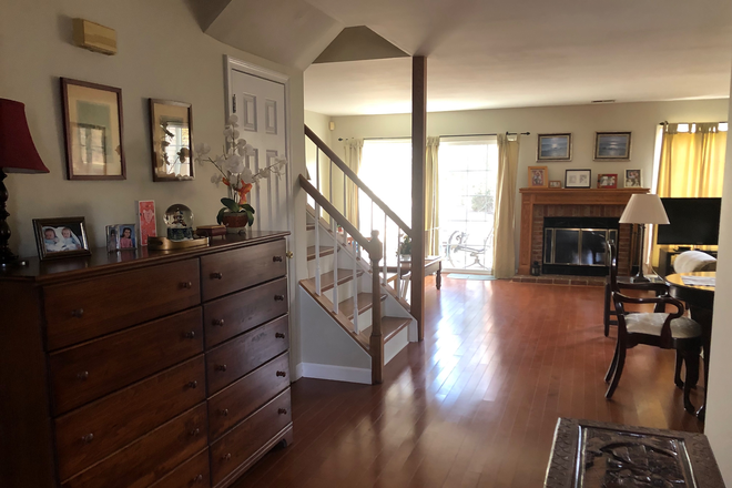 Entrance - Furnished room for female PU affiliate-Canal Pointe-Princeton