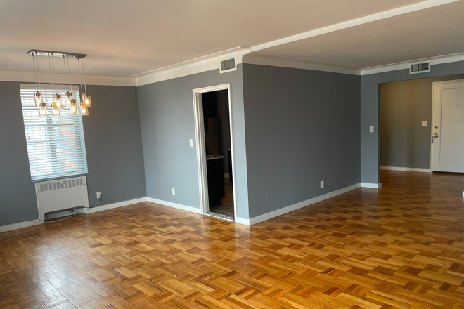 LR-DR - Chic condo in WH center