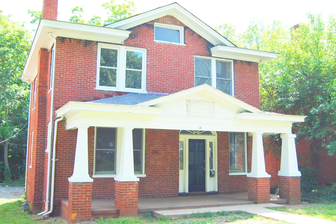 Front Photo - 6 University Court