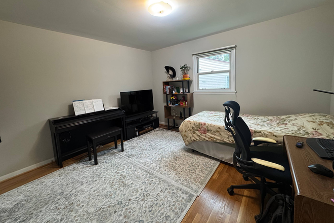 Bedroom - Townhouse / Sublease