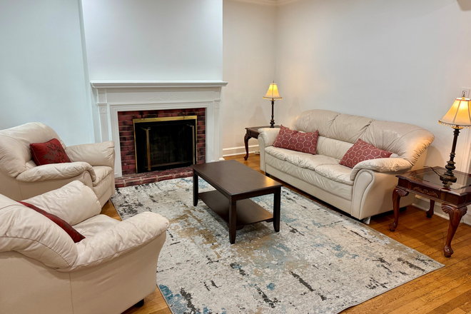 Living Room - Wonderful Townhouse  - Next to Georgetown University