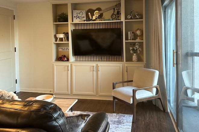 Living room. new pain and furniture - Condominium Music Row/Vanderbilt