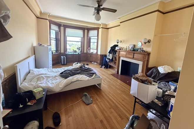 Call NOW for showings! 617-236-8600 - COMM AVE - *NO FEE* SPLIT 1BR FOR 2 PPL IN BRAEMORE CONDOS *AVAIL NOW* W/ ROOF DECK, LNDRY IN BLDNG
