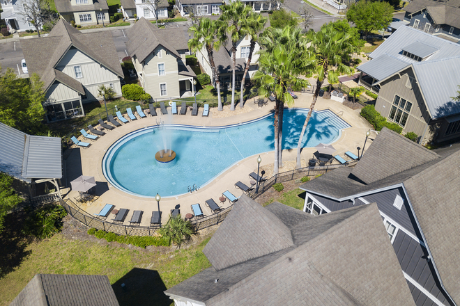 Streetview of pool and clubhouse - College Grove Individual Cottage Short-term Lease Rental