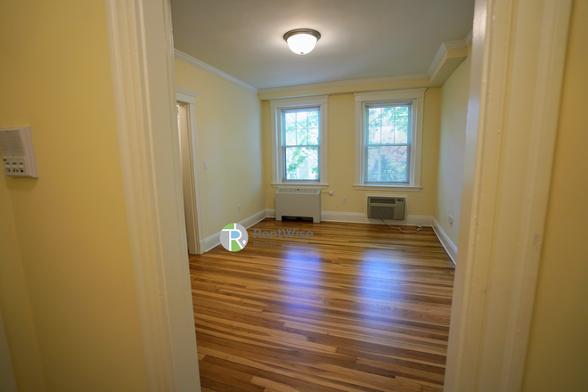 1 - AVAIL NOW! Gorgeous Harvard Sq Studio, H/HW inc, No Broker Fee! Apartments