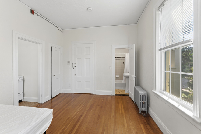 Bedroom - All utilities, WiFi & parking included—steps to Brown, Wayland Sq & Fox Point dining spots! Apartments