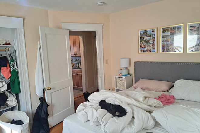 ... - 4 BED 3 PARKING SPACES WITH BRAND NEW BATHROOM