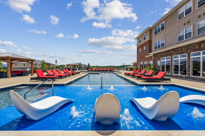 Pool - The View - Unbeatable Rate for entire 3 Bedroom - Cheaper than one bedroom units!