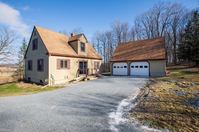 Exterior - Classic Vermont house on 10 acres