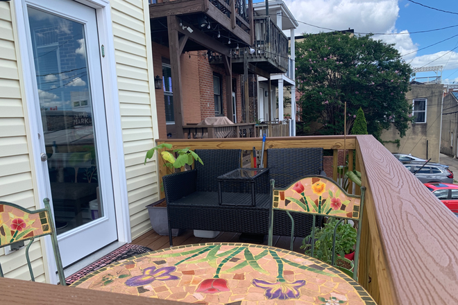 Shared Deck/Patio - Butcher's Hill/Upper Fells Point Apartment, Walking Distance to Med Campus