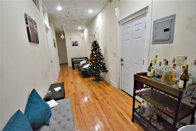 103 Hemenway - Cute 4bedroom Available 9/1/25 ! Full Brokerage fee paid by landlord ! Apartments