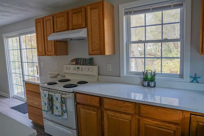 Photo - Large 5 bedroom home for Rent close to campus with neighborhood beach