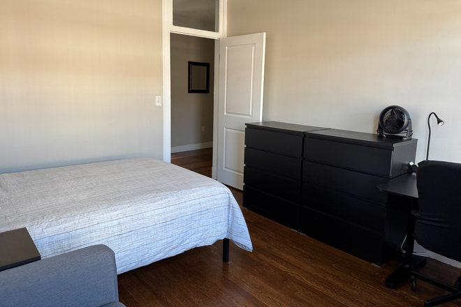 Large Single Photo 3 - Renovated Furnished 2-Bedroom Split Apartment for Spring or Spring and Summer Semesters