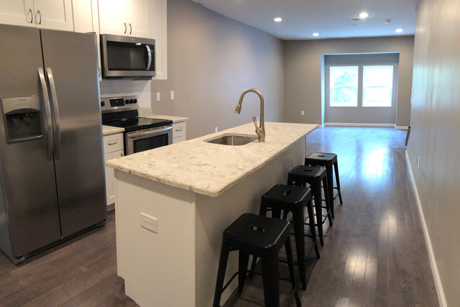 Kitchen Living Room - Off Campus Philly - Private ROOF DECK In This Luxury 5 Bed 4.5 Bath Apartments Unit