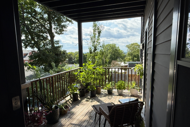 2nd floor porch - 3 bedroom Beautiful custom large kitchen classic Available now Apartments