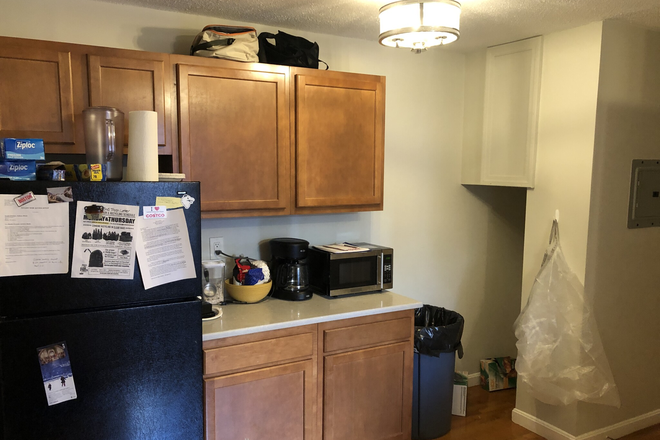 . - 2 Bed 1Bath in the North End Available 9/1/25 Apartments