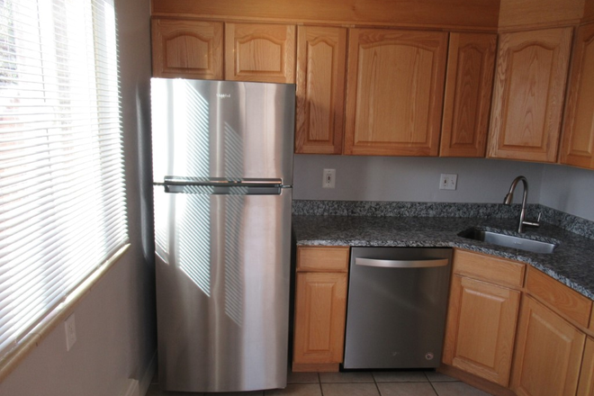 Kitchen - Beautiful 1/1 Great Location! Close to DU, restaurants and shops Condo
