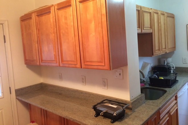 New Kitchen - Sunny 4 Bedroom near Tufts &  Teele Sq, near Davis House