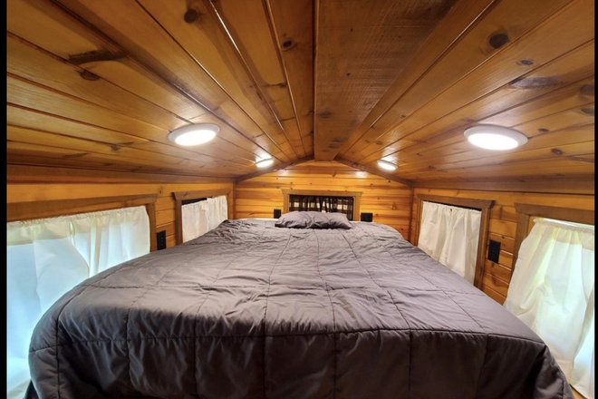 loft bed - Tiny House All Bills Paid close to Rice University