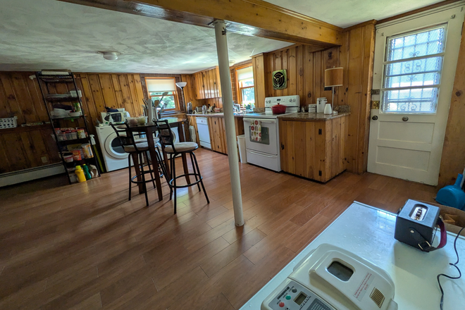 Open kitchen - $2,200 / 1br - 1000ft2 - Huge open studio [September 1]