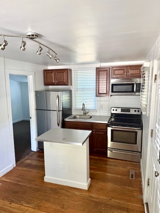 kitchen - FIRST MONTH FREE! Cozy 2 Bed in Goss Grove - Available Now! House