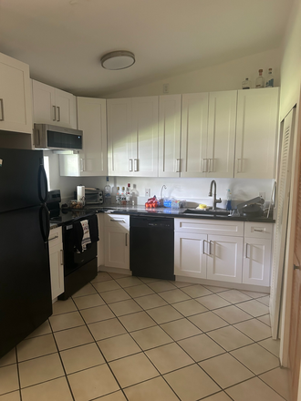 Kitchen - Subletting 1 Bedroom for the Spring Semester 2Br/2Ba Duplex