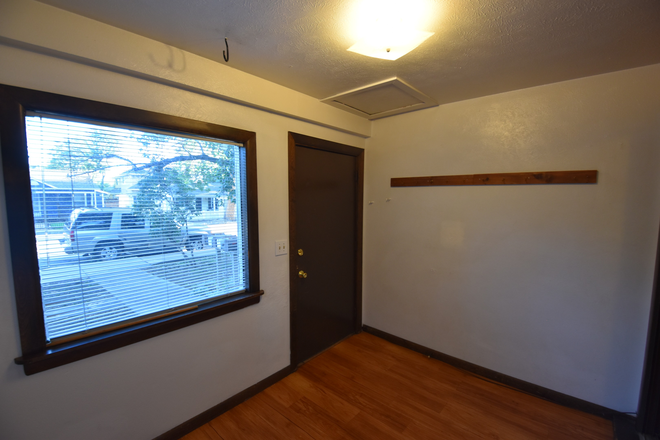 Unit #1 - 2230 Walnut (2BR/ 1BA) Apartments