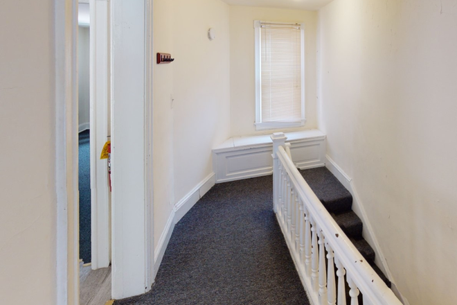 Entry hall - Semi-Furnished Studio Apt-Lincoln Ct-Princeton