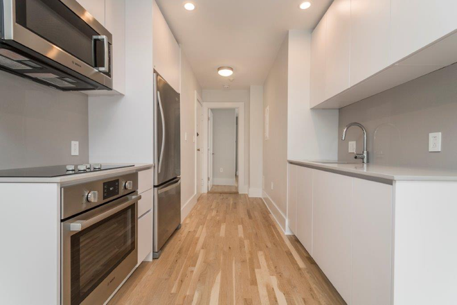 visit hubrealtyproperties.com - Beautiful 3 bedroom with laundry in unit, on 57 bus Apartments