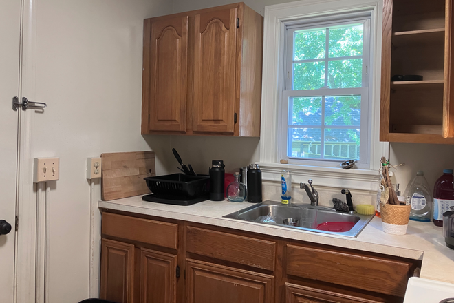 kitchen - One bedroom apartment/ June 1, Umass bus route