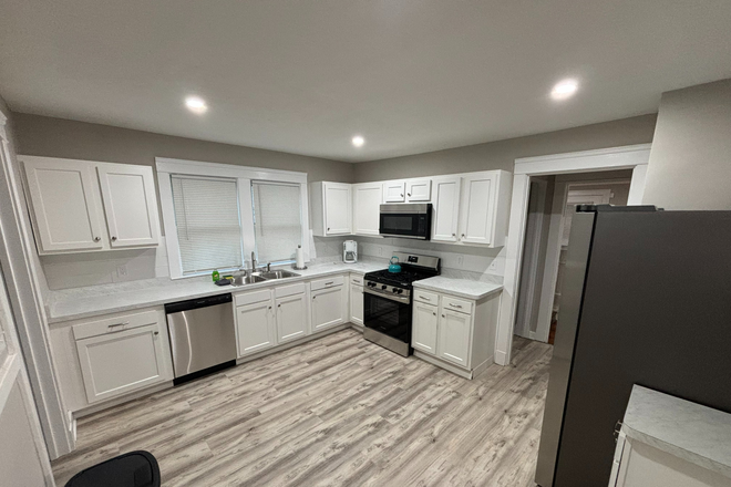Kitchen - Summer Leasing! All male house, newly remodeled fully furnished. Close to Campus.