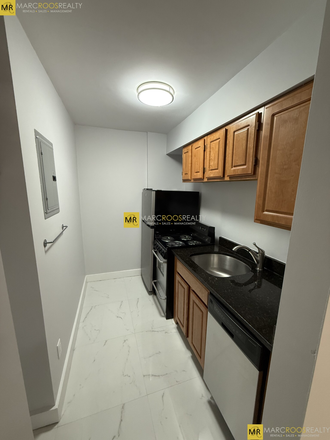 Call NOW for showings! 617-236-8600 - BEACON ST - HUGE BAY FRONT 1BR/1BA AVAIL *1/1/2026* W/ *SHORT TERM OK*, HEAT INC, LNDRY I BLDNG! Apartments