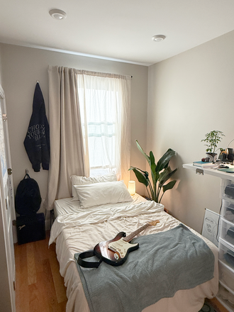 Room - 1 bedroom with en-suite private bathroom in East Cambridge