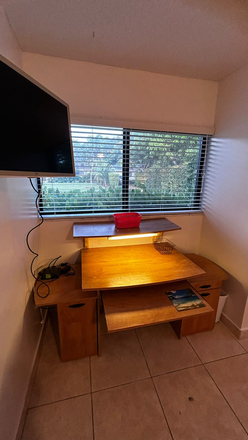 Large Desk Area - Studio WALK OR BIKE TO UM Campus, Coral Gables  - only 1.3 miles. Utilities included +Cable+Internet Apartments