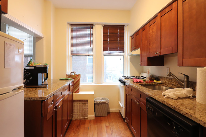 kitchen - Sunny Cleveland Circle 1 bed - no fee! Apartments