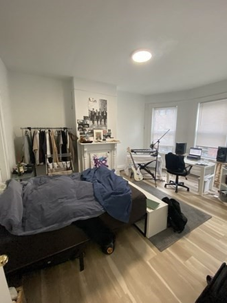 Bedroom - Renovated 3-Bed, 1.5-Bath Near Kendall Square with In-Unit Laundry Apartments