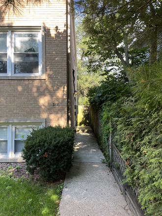 Building - 312 Custer Ave., Evanston Apartments