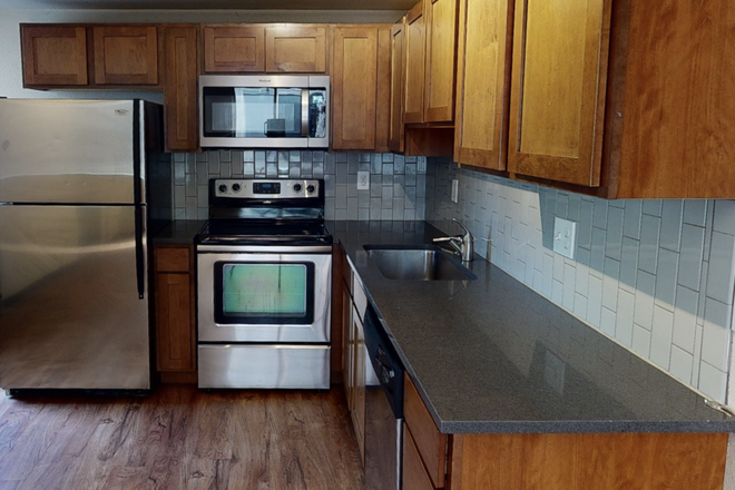 Kitchen - Great Sublet On the Hill in 4 bedroom Loft Unit