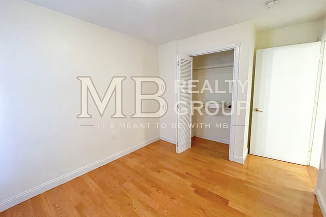 Bedroom - 90 Westland Ave #304