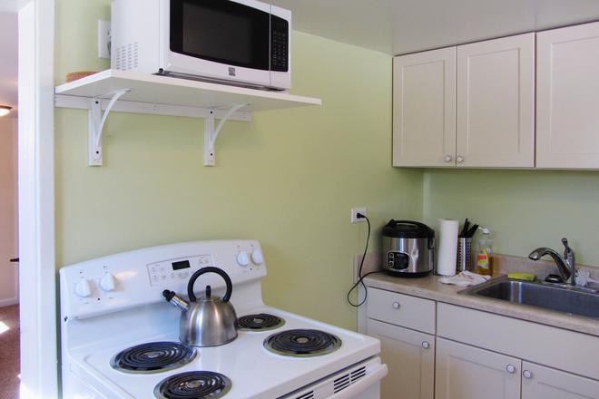 Kitchen - 🏠🏠🏠 Seeking a Roommate for a 2-Bedroom Duplex - Only a 10-Minute Walk to DU! Duplex