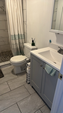 Hub Realty - Lower Allston, Beautiful 3 bedroom with dishwasher and deck, heat included Apartments