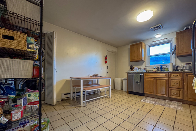 ... - FANTASTIC 3 BD/1 BATH APARTMENT WITH WASHER/DRYER || CATS FRIENDLY