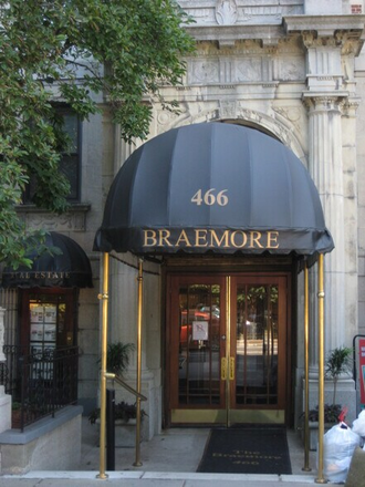 Entrance - 8 min Walk to Campus Summer Sublet Apartments