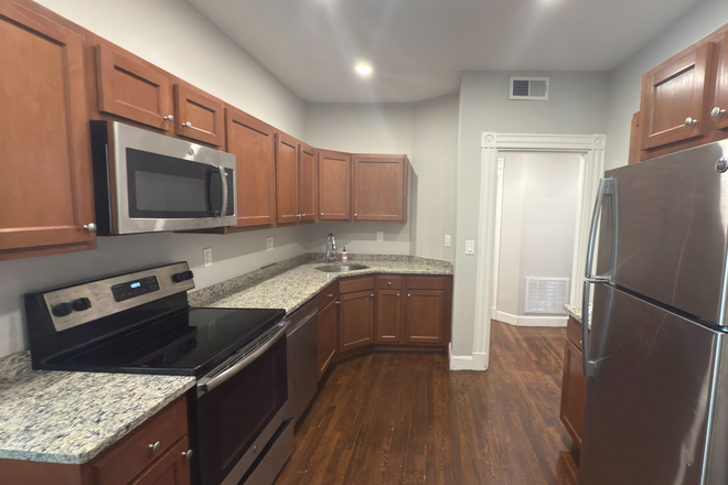 - - 1 Bed – Harvard Square | 26 JFK St | Available 08/01 Apartments