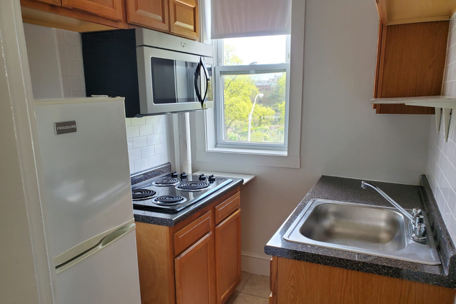 Kitchen - BOYLSTON ST STUDIO MOVE IN ASAP NO FEE Apartments