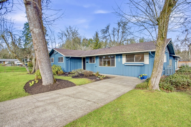 Exterior of the home - Peaceful, Private 2-Bedroom / 1 Bath Suite in South Eugene, with Washer / Dryer & EV Hook Up