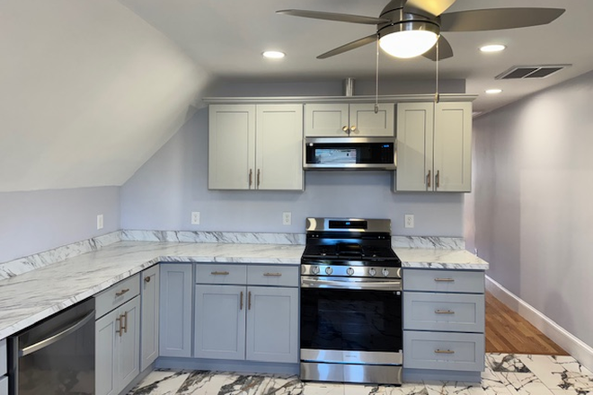 kitchen - Newly renovated 3 bed walk to downtown campus Apartments