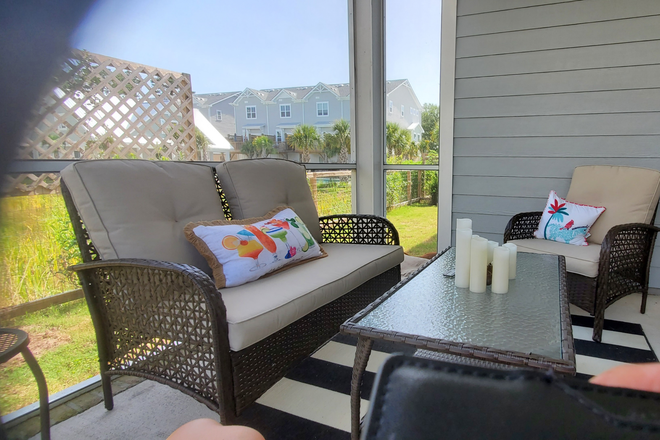 Photo - Roommate ,large room ,private bath.WB House