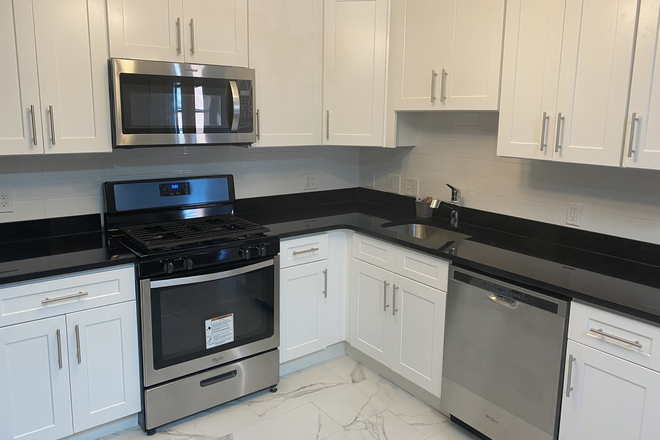 Call NOW for showings! 617-236-8600 - COLUMBUS AVE - XL FLOOR THRU 4BR/1BA ACROSS FROM NEU CAMPUS W/ IN UNIT LNDRY, EIK, DW FOR *9/1/2026* Apartments